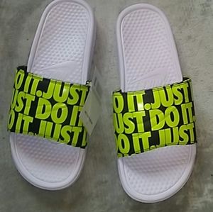 NWT BRAND NEW NIKE BENASSI SWOOSH JDI JUST DO IT